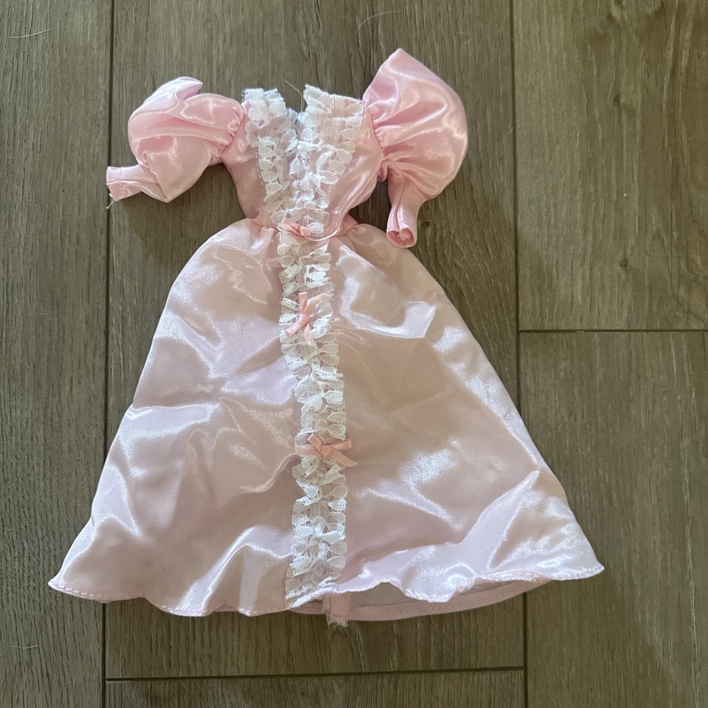 Vintage Barbie Clone HM Pink Satin & Lace Evening Gown‎ Bows